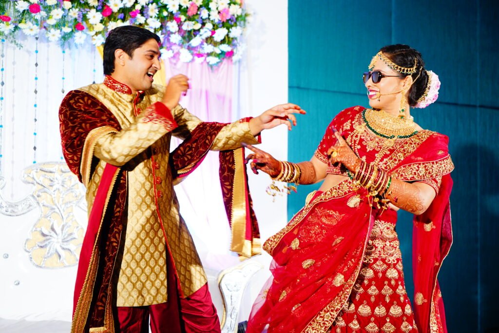 natural wedding poses